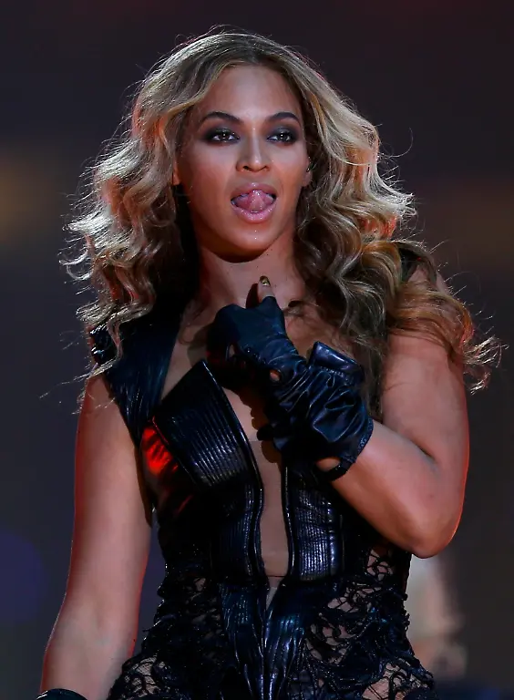 2013-02-04T025901Z-01-NEO272-RTRMDNP-3-NFL-SUPERBOWL-JPG7333886890973428651