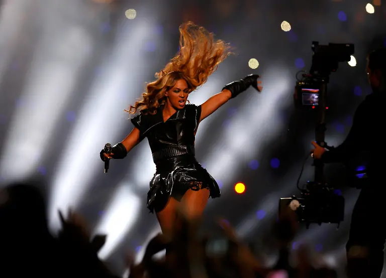 2013-02-04T011809Z-01-NEO239-RTRMDNP-3-NFL-SUPERBOWL-JPG5015720864177766090