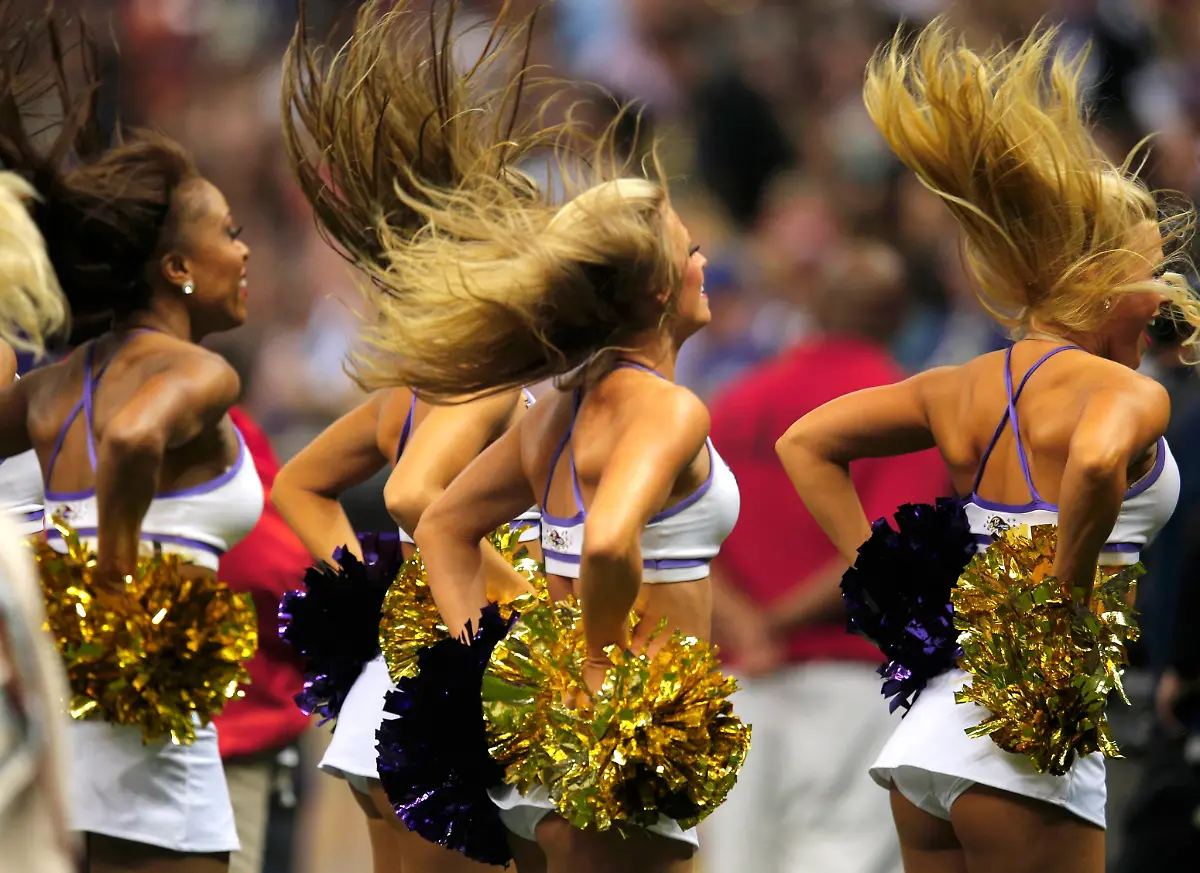 2013-02-03T234703Z-01-NEO48-RTRMDNP-3-NFL-SUPERBOWL-JPG110088577930804469