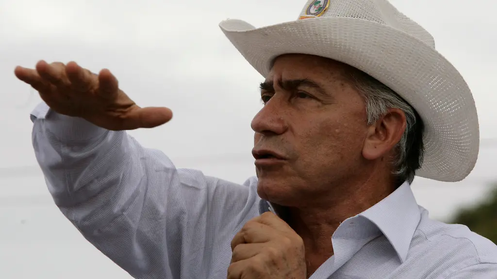 2013-02-03T154844Z-01-ASU108-RTRMDNP-3-PARAGUAY-CANDIDATE-DEATH-JPG5168311995745168855