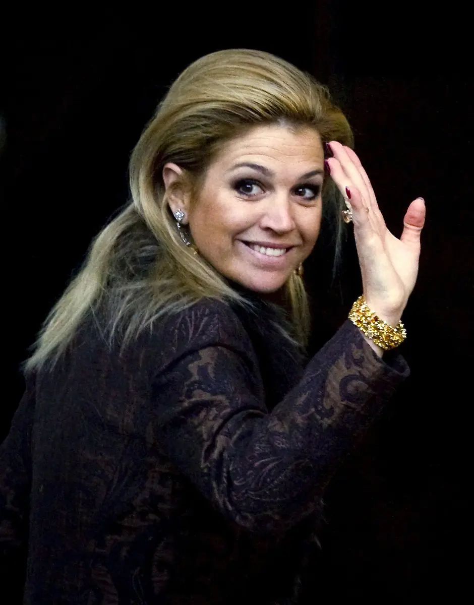 39n03451-jpg2723077725939618747