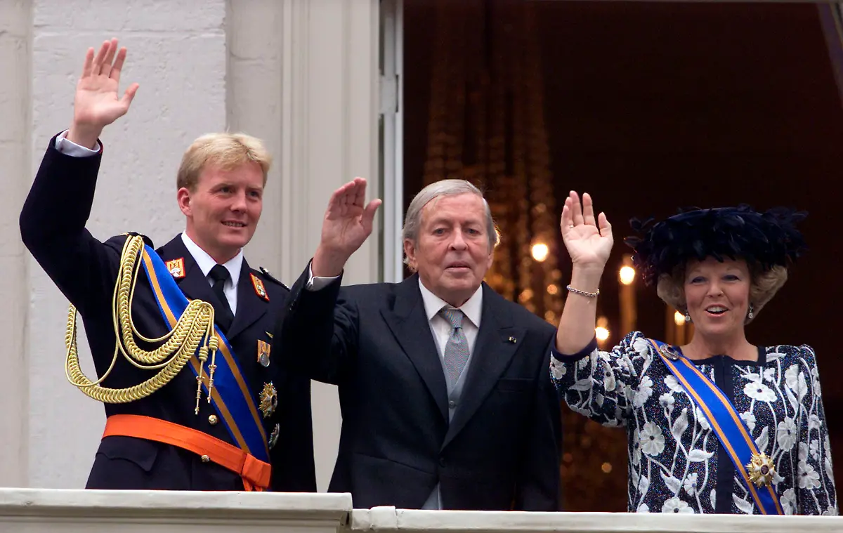 2013-01-29T031530Z-01-YH111-RTRMDNP-3-DUTCH-MONARCHY-JPG5961480705975326671