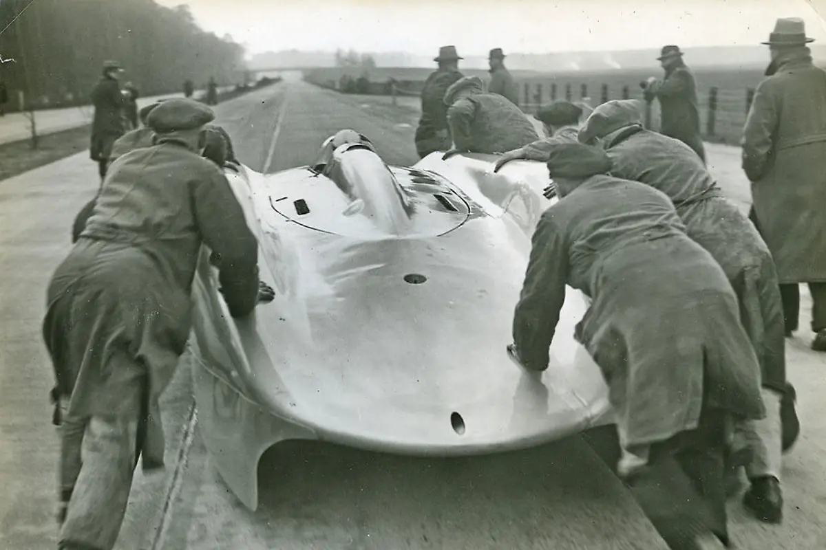 Der-Typ-C-wird-angeschoben