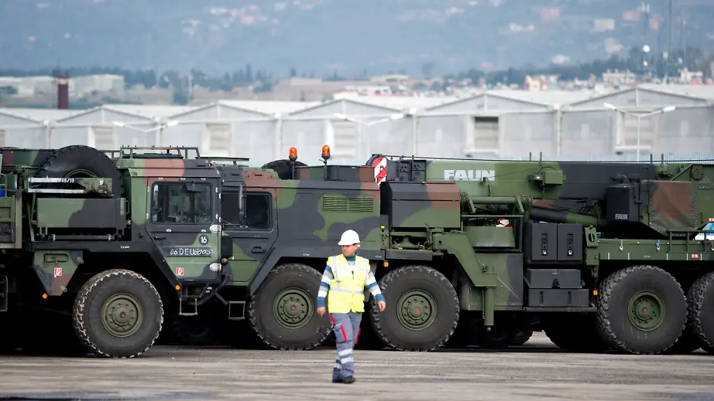 DI30083-20130121-jpg2989292088729854985