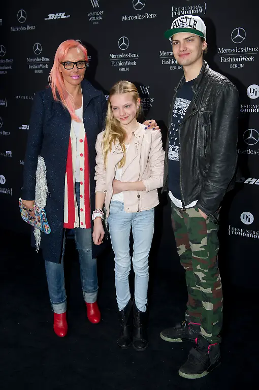 39eh2105-jpg8263909459443832928