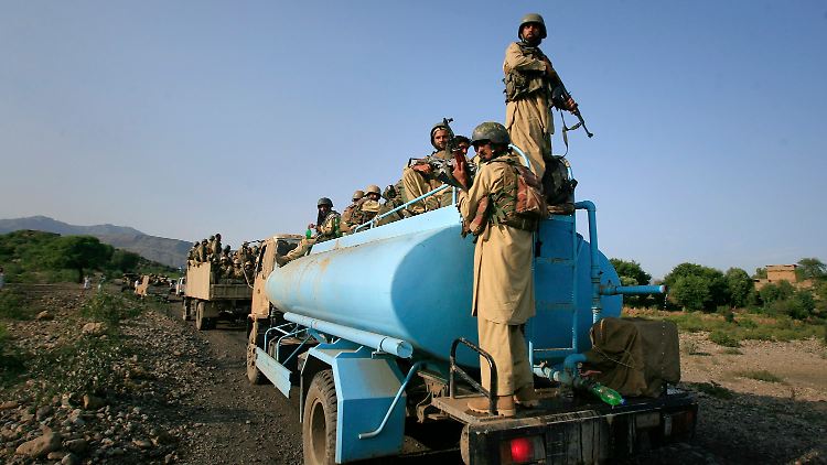 Pakistanische Soldaten in Tora Warai.