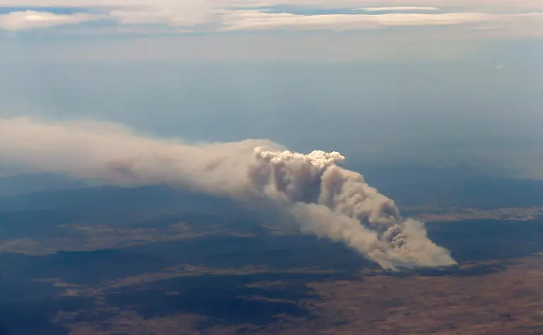 2013-01-08T025550Z-01-TBW01-RTRMDNP-3-AUSTRALIA-WILDFIRES-JPG6314894933434740273
