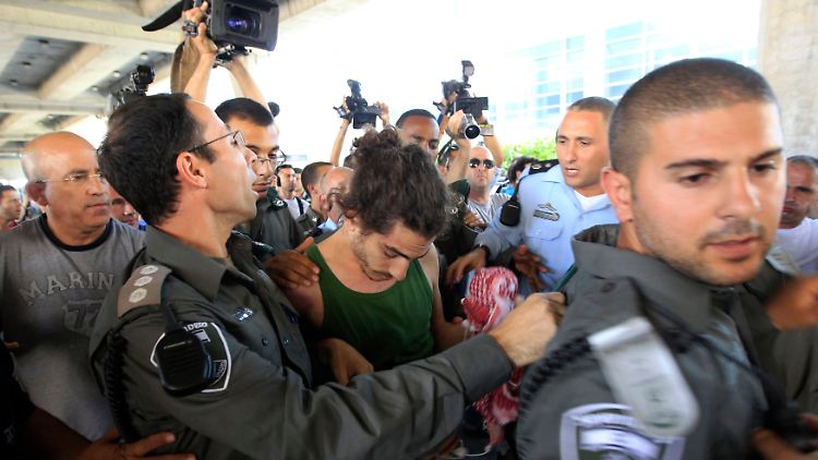 Auf dem Flughafen Ben Gurion kam es zu spontanen Demonstrationen.