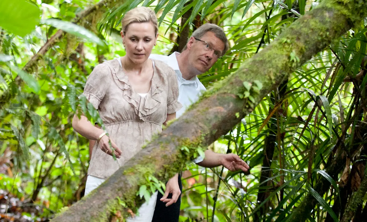 DI10165-20130107-jpg7922907489994176213