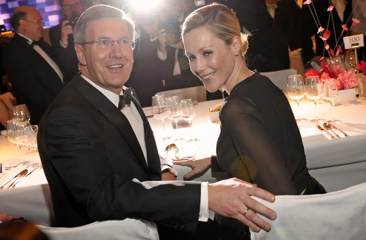 DI30088-20130107-jpg5059991098519890690