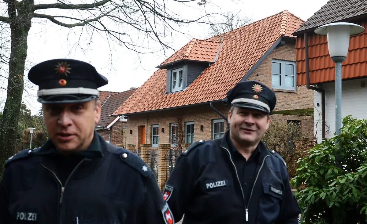 398c2225-jpg3711761245767632101