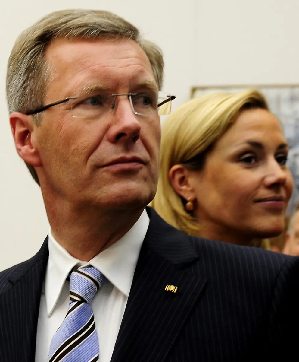 DI30086-20130107-jpg2721463355829917209