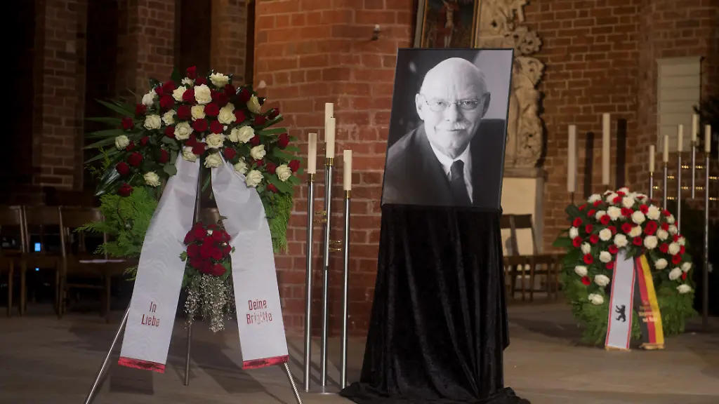 DI30135-20130103-jpg5519951987257937956