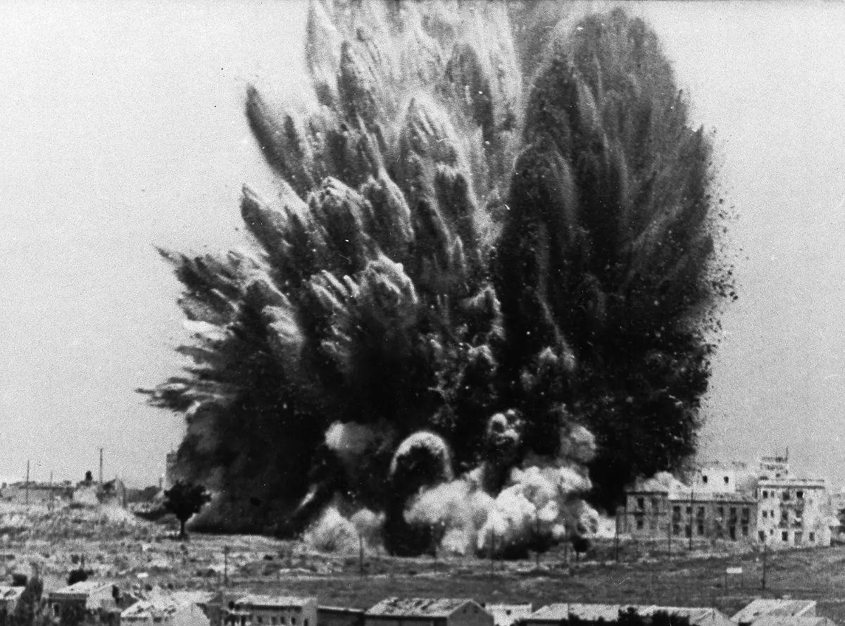 Juancarlos-Spanien-1938-Explosion