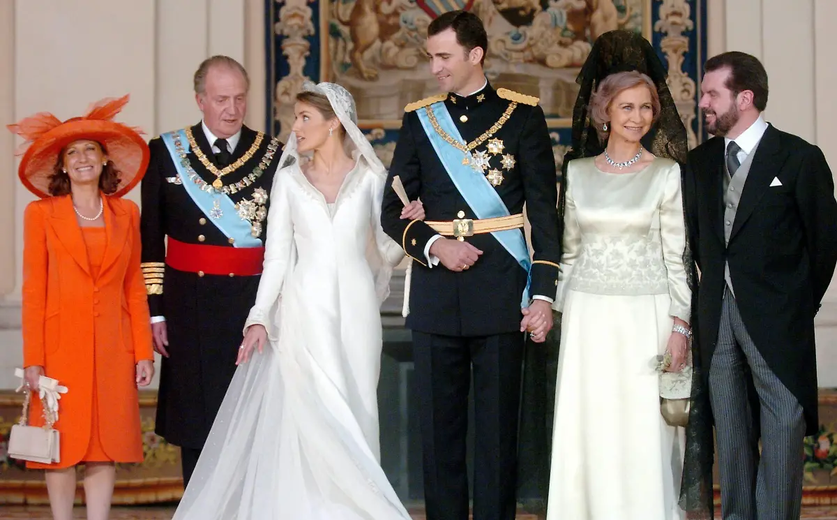 Juancarlos-Felipe-Letizia-Hochzeit-22052004