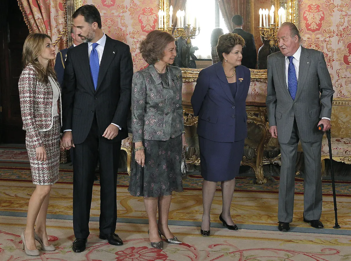 Juancarlos-Sofia-Felipe-Rousseff-191112