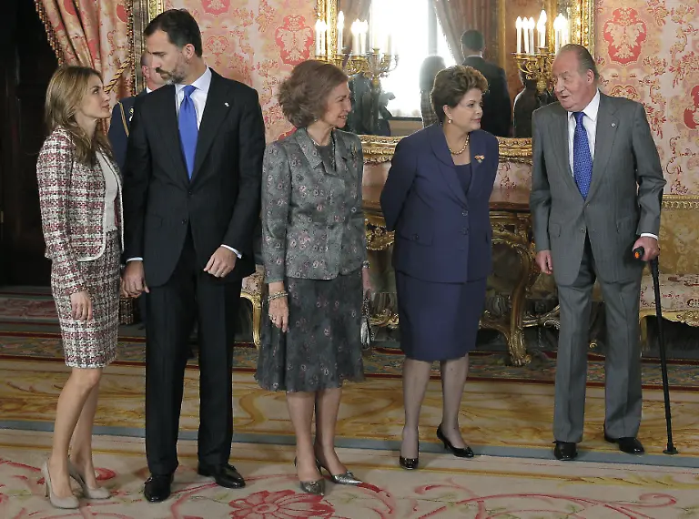 Juancarlos-Sofia-Felipe-Rousseff-191112