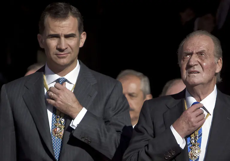 Juancarlos-Felipe-Parlamentseroeffnung-271211