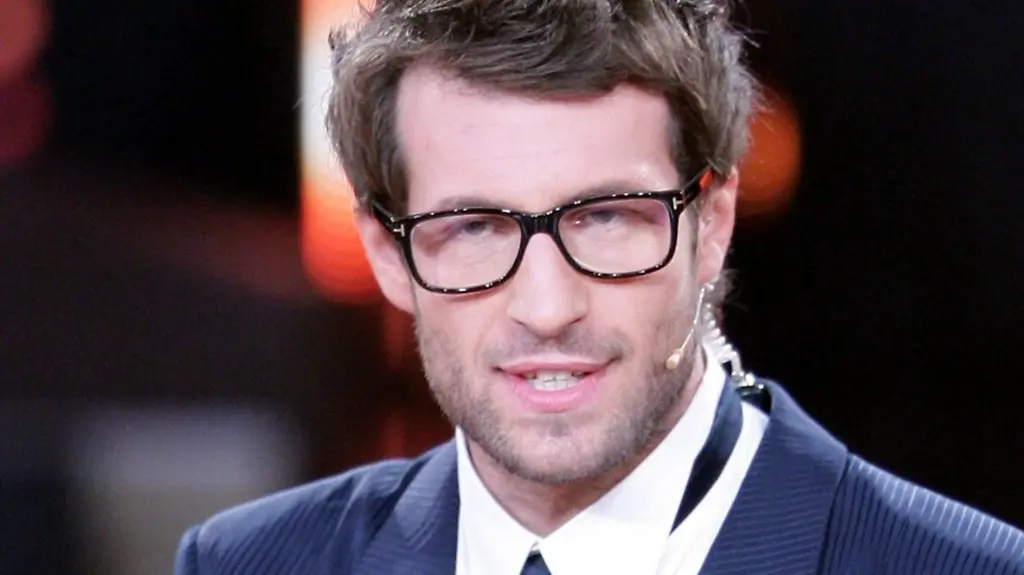 39313613-jpg1209338385115985756