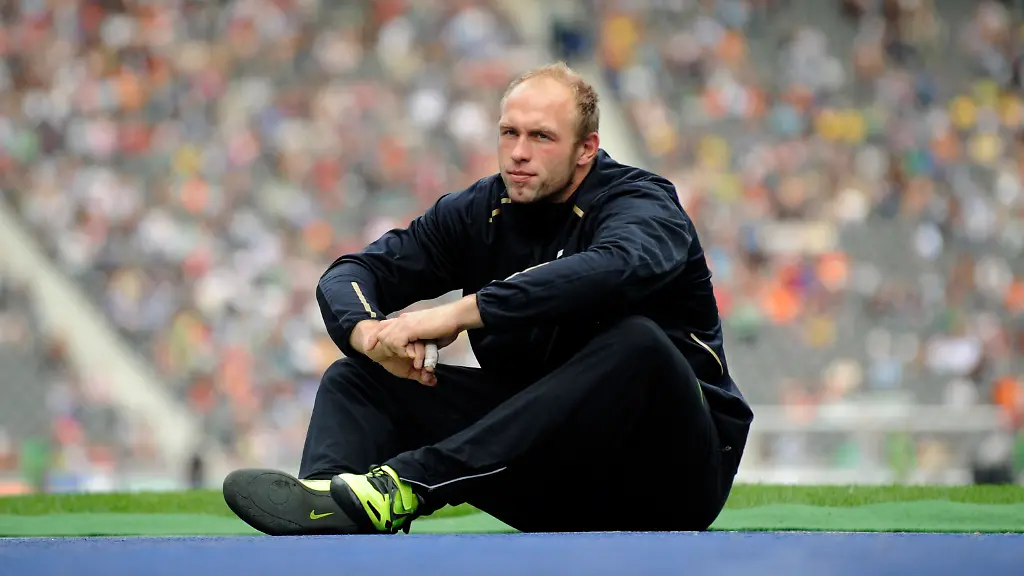 DI30012-20121226-jpg5891645527274836967