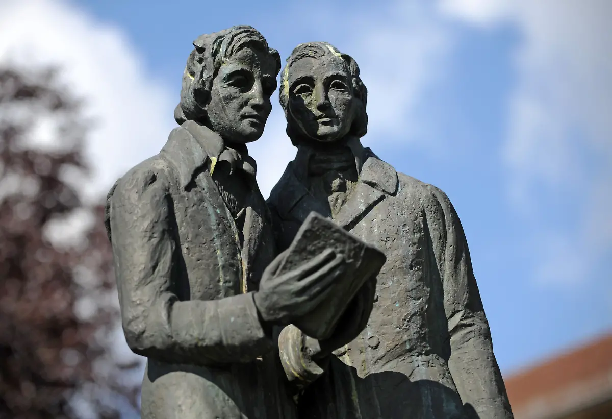 38vg0059-jpg4163075787337570035