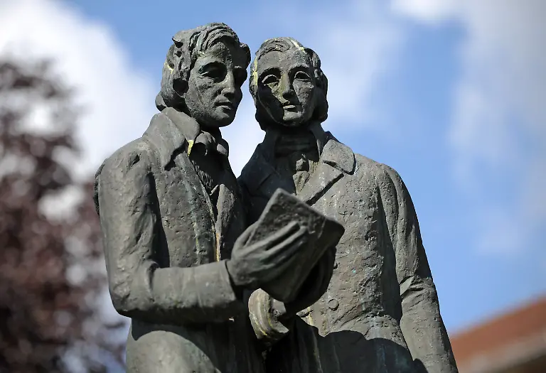 38vg0059-jpg4163075787337570035