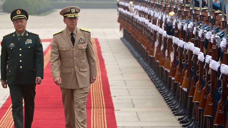 Roter Teppich für die ranghöchsten Soldaten: Chinas Generalstabschef Chen trifft auf seinen US-Kollegen Mullen.