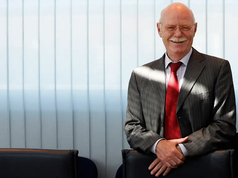 DI30090-20121219-jpg5082889552573592111