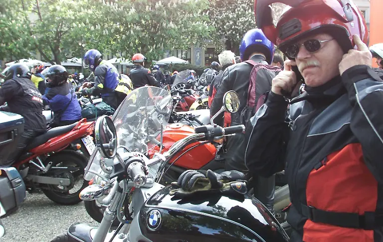 DI30106-20121219-jpg7381303497150376038