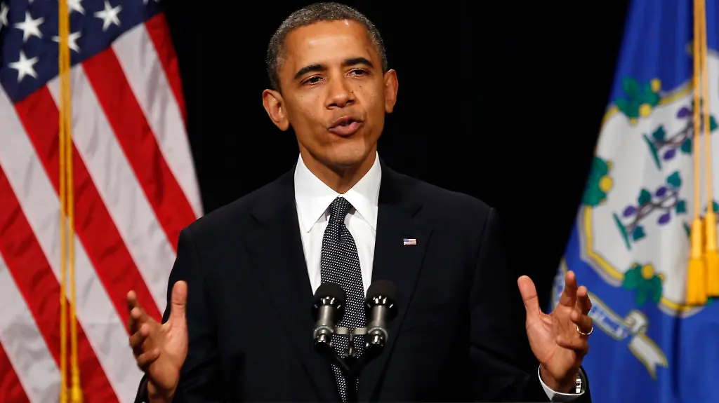 2012-12-17T015006Z-01-WHT221-RTRMDNP-3-USA-SHOOTING-CONNECTICUT-JPG7595184971658171791