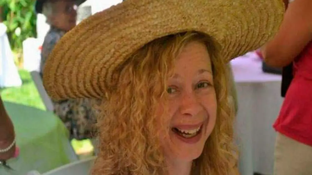 2012-12-17T202752Z-01-TOR620-RTRMDNP-3-US-CONNECTICUT-TOWNS-JPG879014840776048855