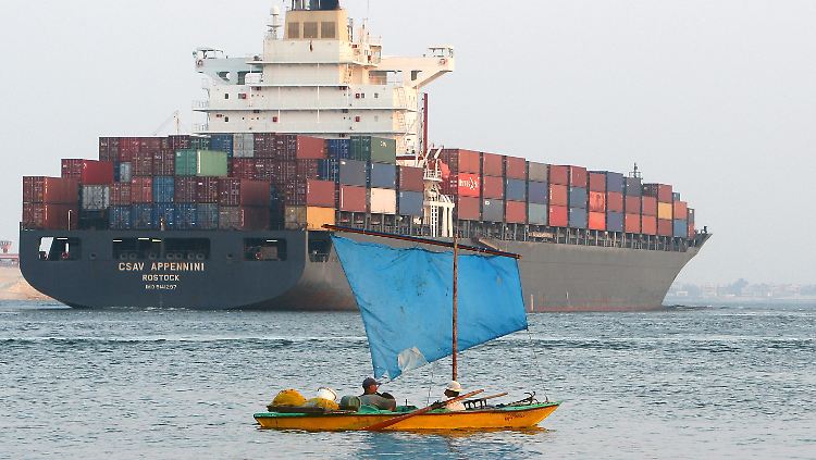 Die Suezkanal-Passage ist weltwirtschaftlich gesehen ein neuralgischer Punkt.