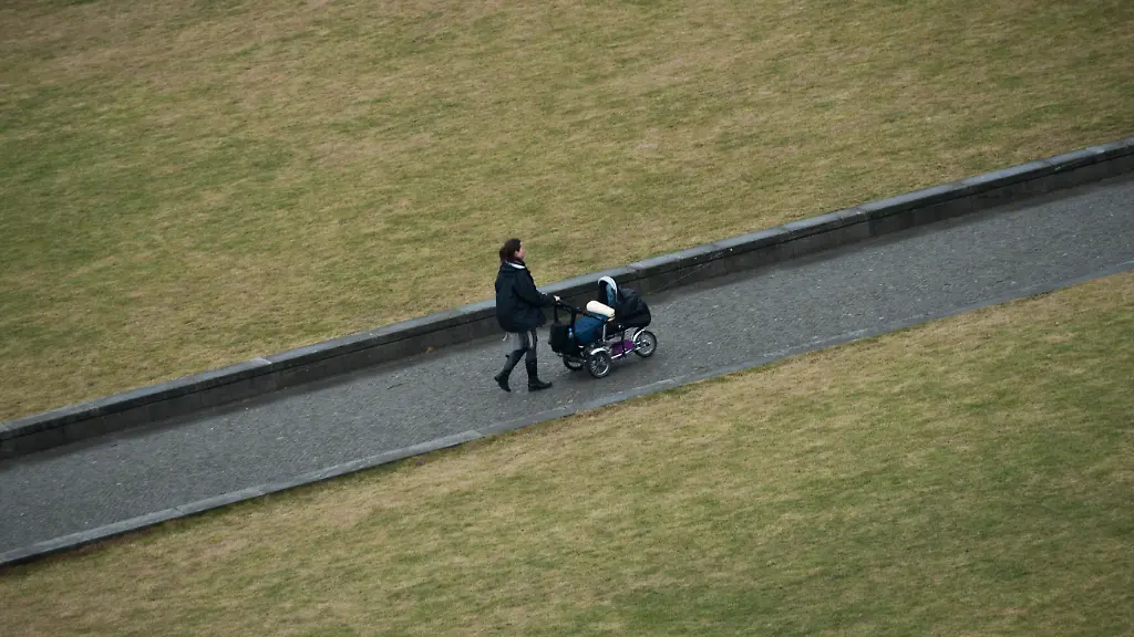 DI10072-20121217-jpg45090250084282022