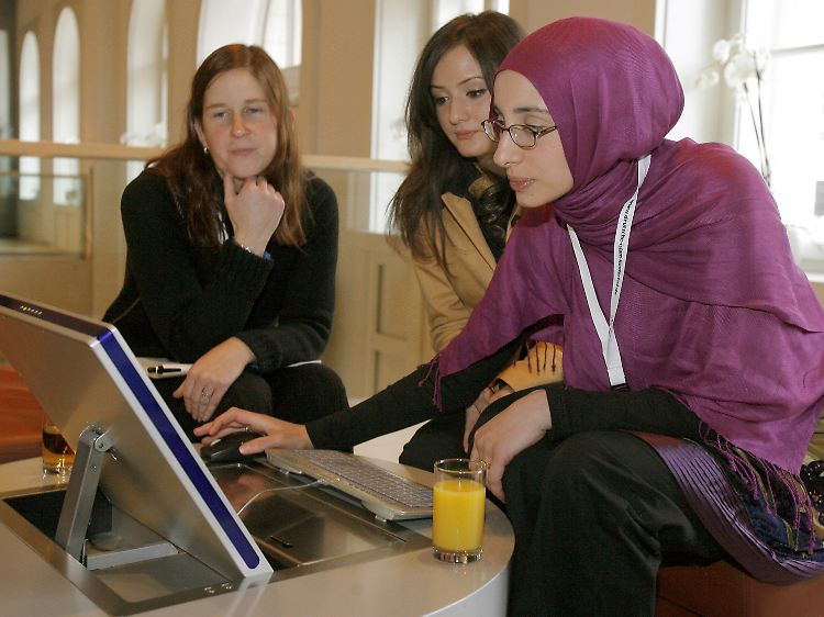 Im Dezember 2008 wurde die Website der Deutschen Islam Konferenz freigeschaltet.