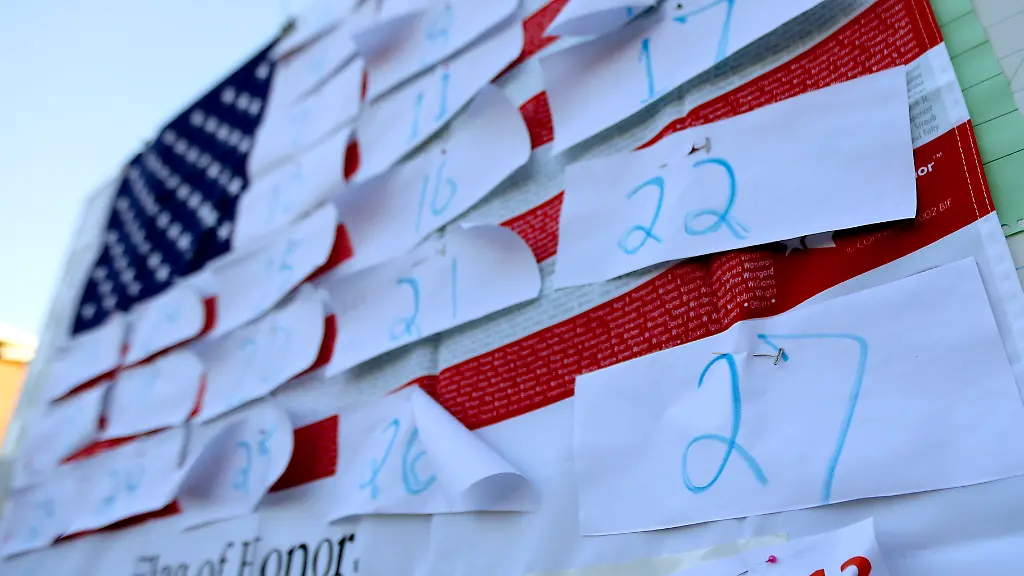 DAB1604-20121215-jpg9067111799430149293