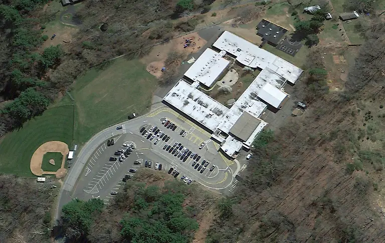 2012-12-15T015621Z-01-TOR886-RTRMDNP-3-USA-SHOOTING-CONNECTICUT-JPG2565615920544825547