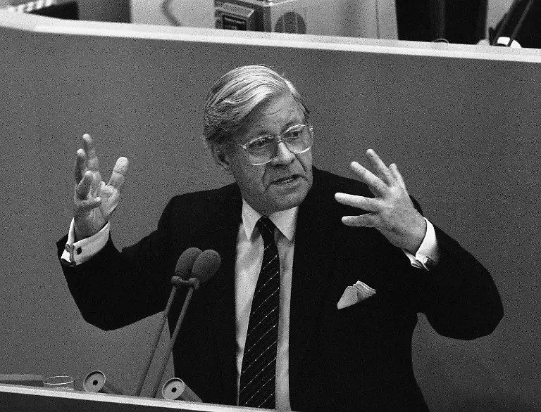 Schmidt-Bundestag-100986