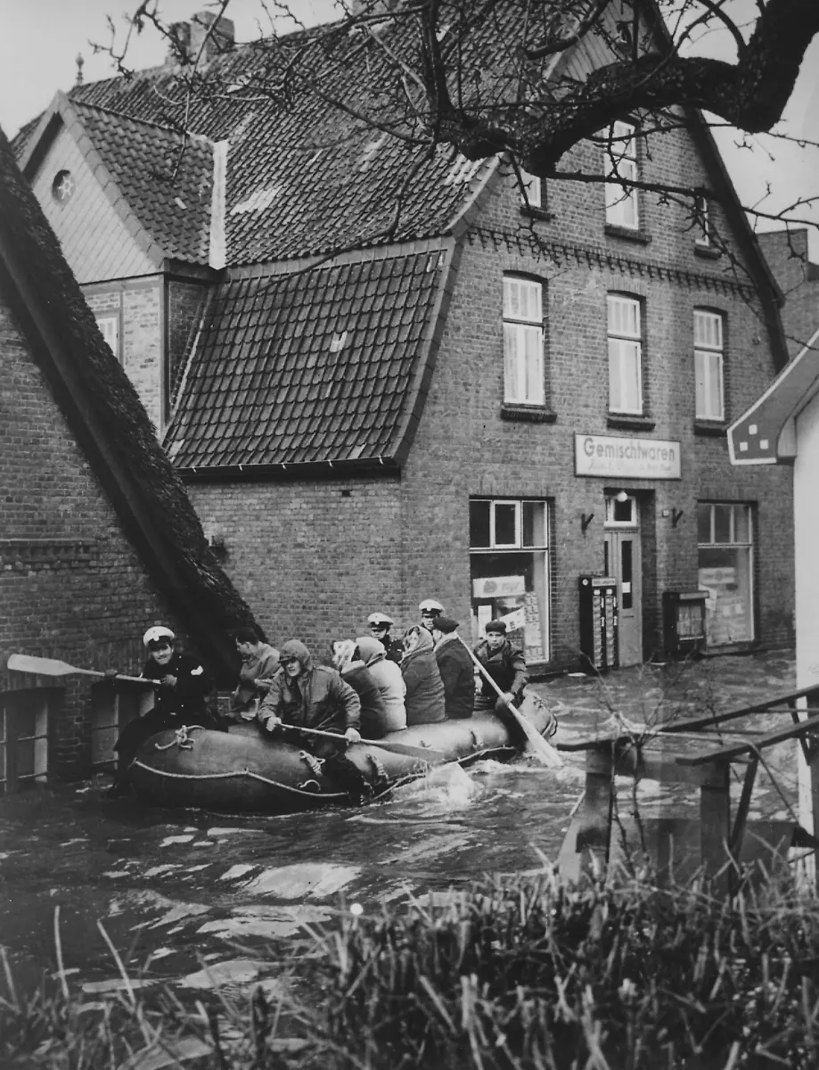 Schmidt-Hamburg-Sturmflut-180262