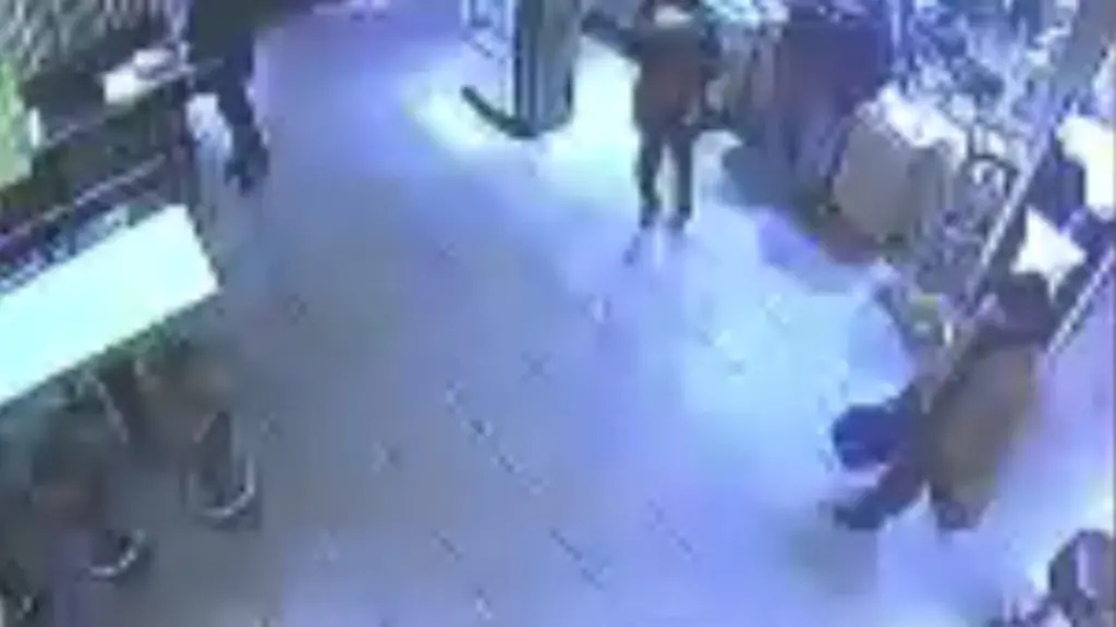 DI10395-20121212-jpg6117165688195740979