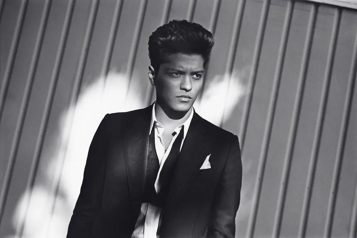 Bruno-Mars-New-Press-Picture-11