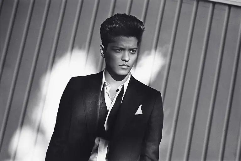 Bruno-Mars-New-Press-Picture-11