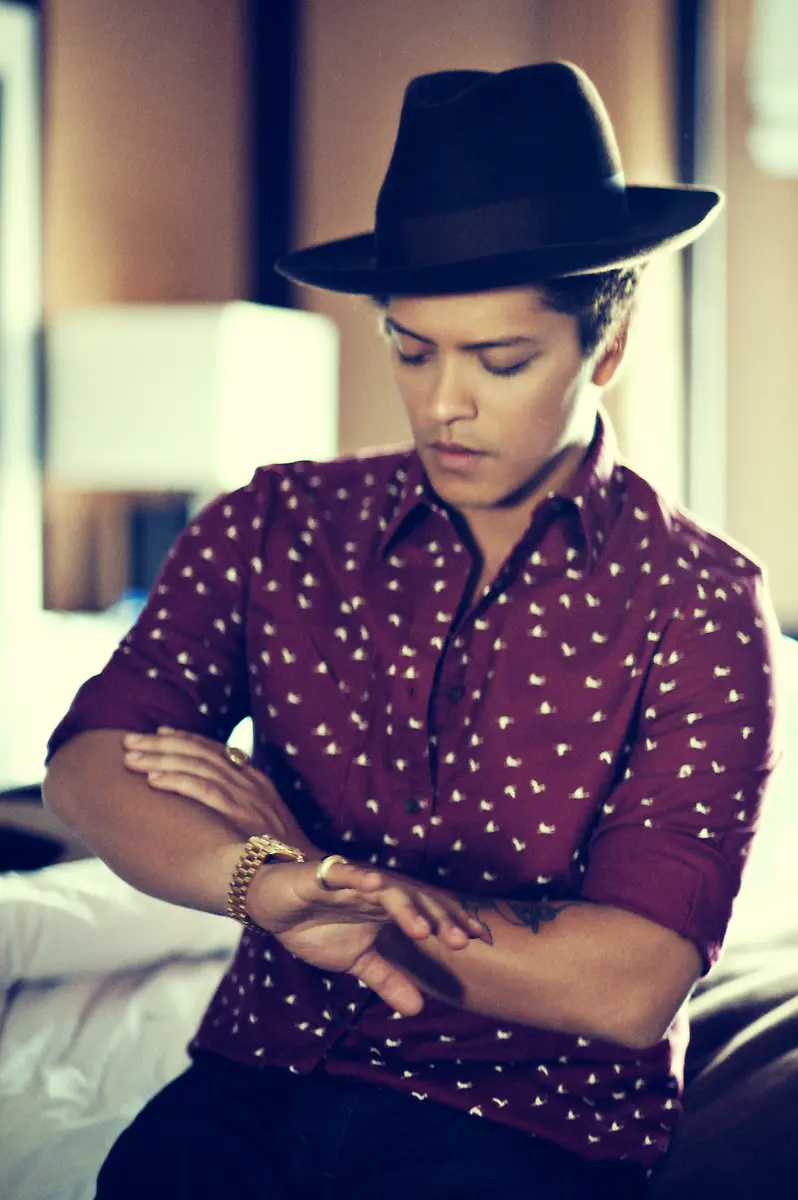 Bruno-Mars-New-Press-Picture-9