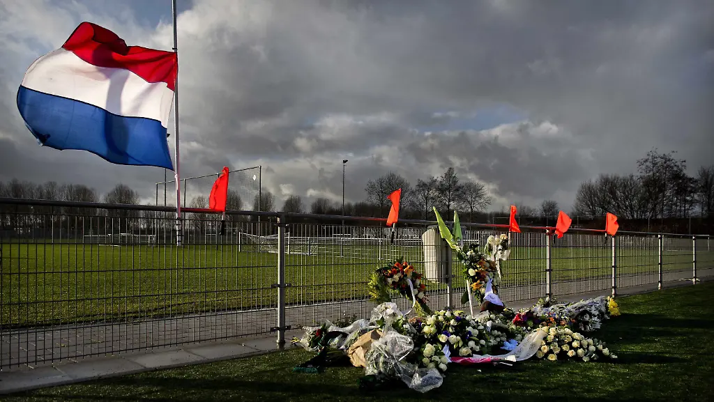 38p32443-jpg8951457250890506536