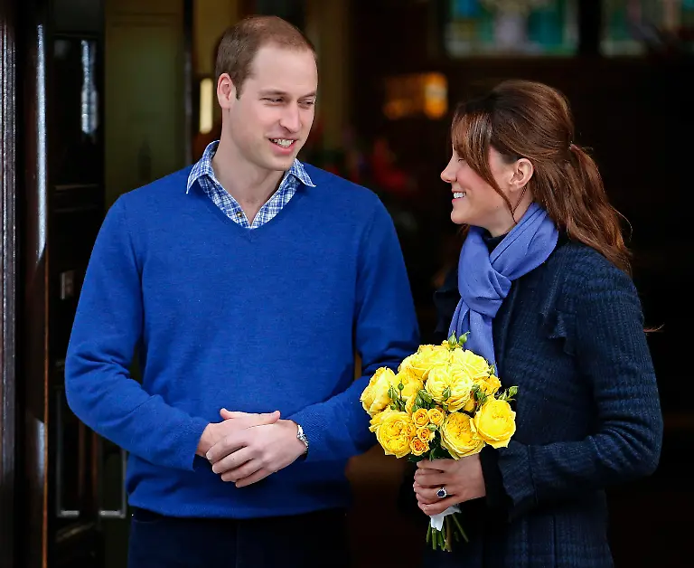 2012-12-06T114650Z-01-AWI08-RTRMDNP-3-BRITAIN-ROYALS-DUCHESS-JPG5598597810302850050