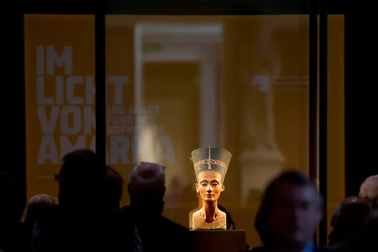 DI10267-20121205-jpg2238406408539360657