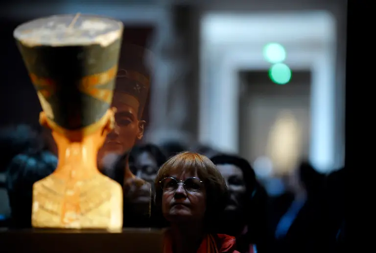 DI10011-20121204-jpg7764184207307461392