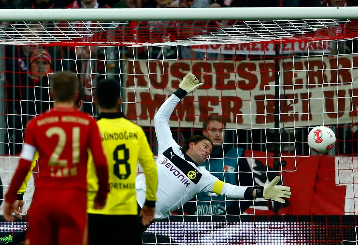 2012-12-01T194827Z-01-MDA22-RTRMDNP-3-SOCCER-GERMANY-JPG1604654971957023914