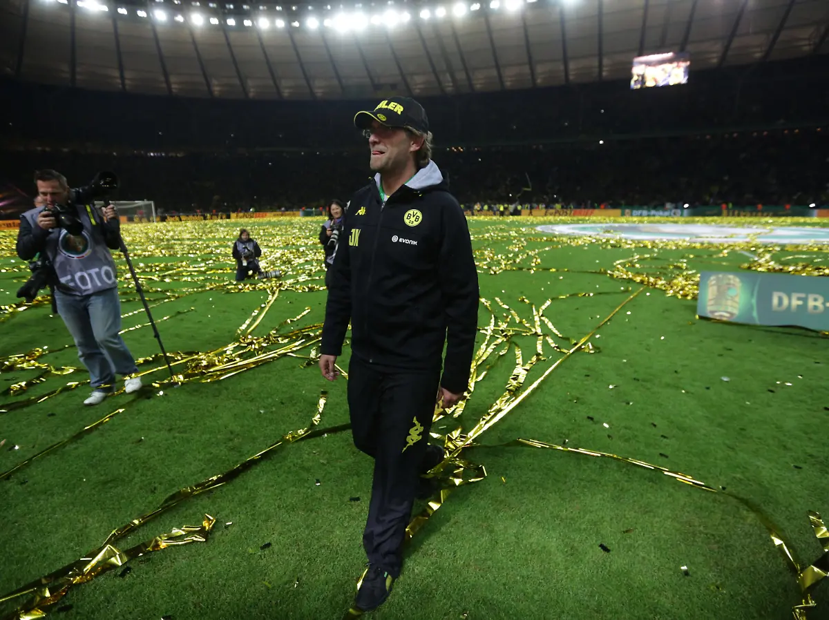 38i40710-jpg1832789374071801097