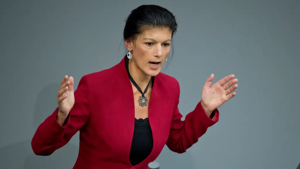 DI10135-20121130-jpg3844731358853197329