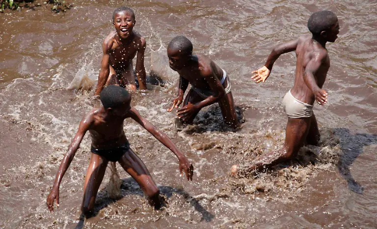 2012-11-26T202836Z-01-DRC02-RTRMDNP-3-DR-CONGO-JPG2166864298773363495